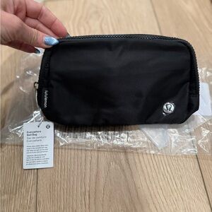 BNWT lululemon athletica Black crossbody Bag